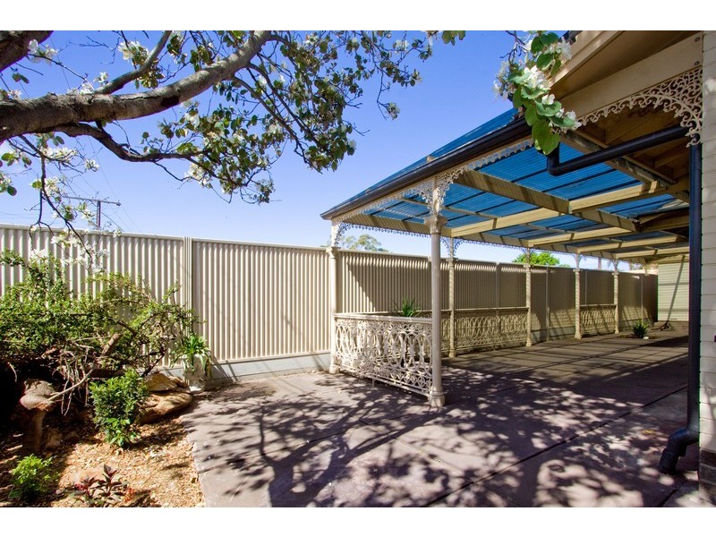 1 Rivett Avenue, Fulham Gardens SA 5024