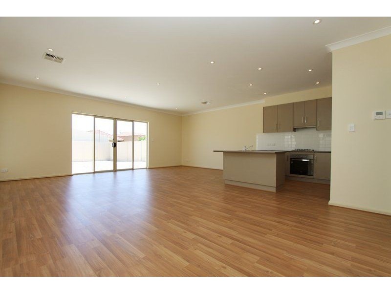 10 Dampier Avenue, Findon SA 5023