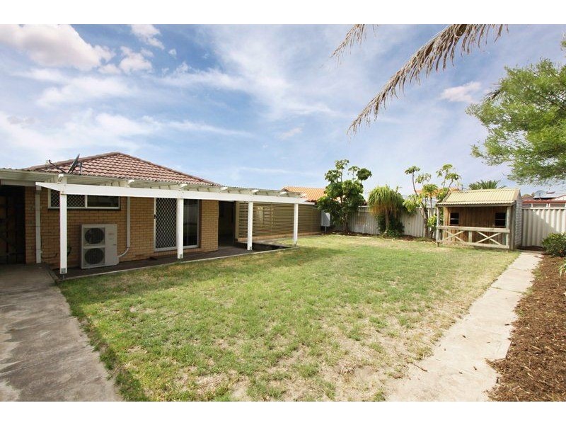 2 Upton Court, North Haven SA 5018