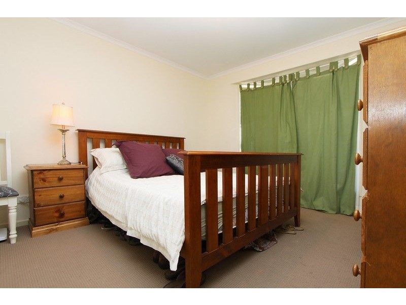 4 St Albans Place, Clearview SA 5085