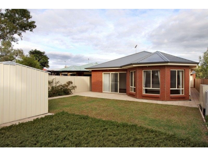 12 Moreshead Street, Greenacres SA 5086