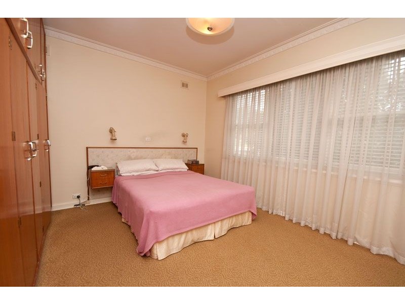 1 Westall Avenue, Flinders Park SA 5025