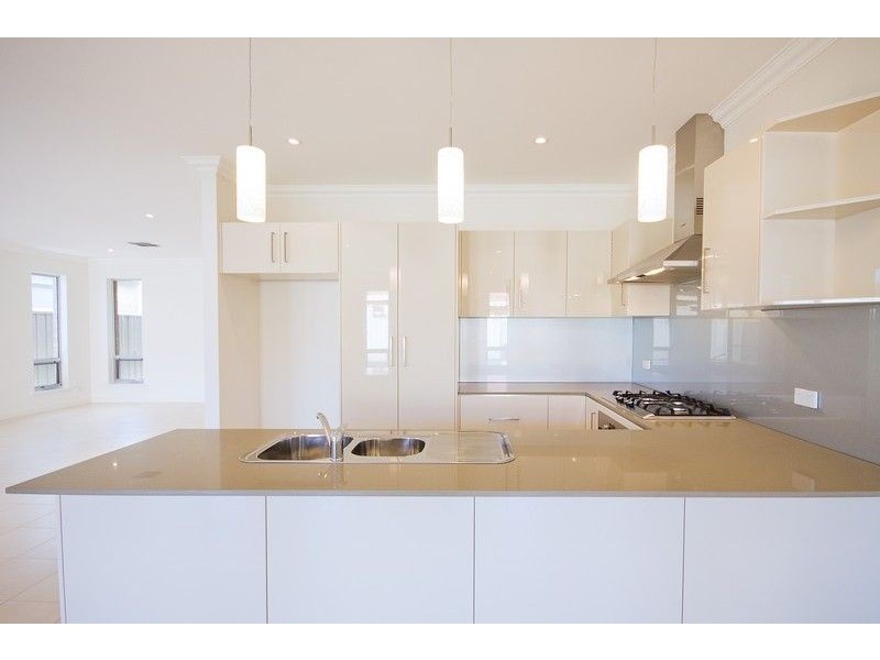 8A Sharpie Crescent, Grange SA 5022