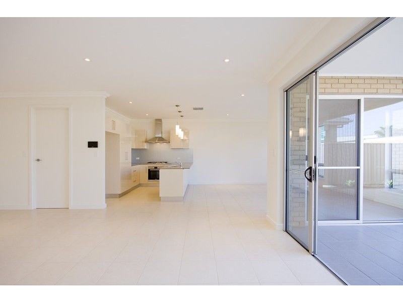 8A Sharpie Crescent, Grange SA 5022