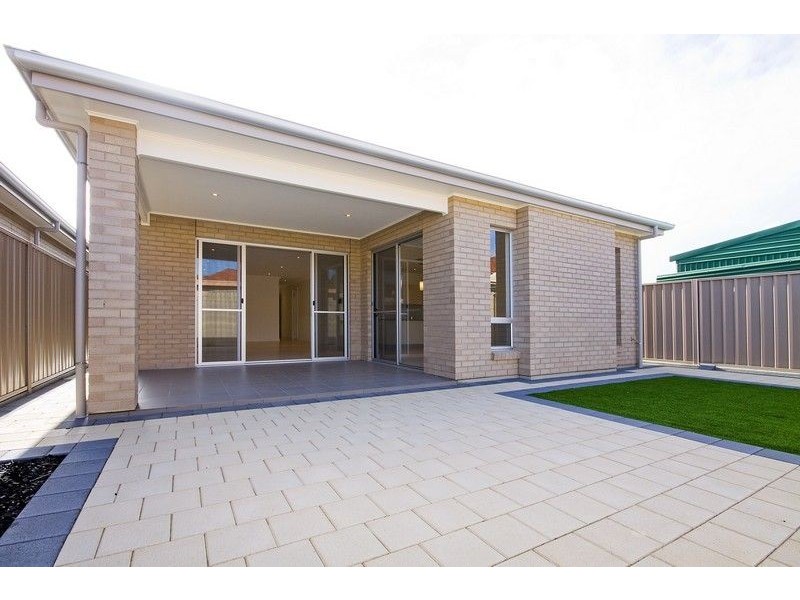 8A Sharpie Crescent, Grange SA 5022