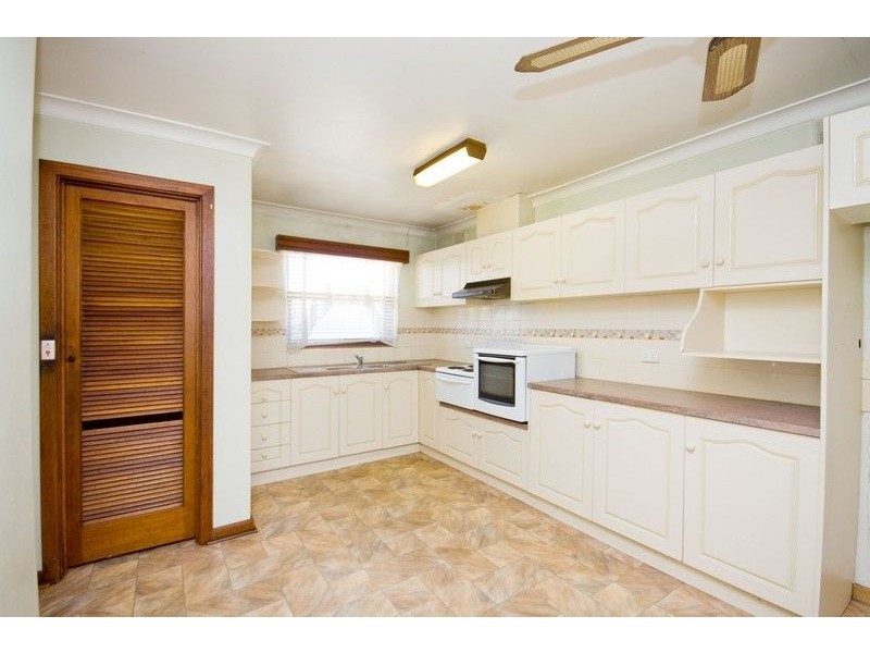2 Carley Crescent, Seaton SA 5023