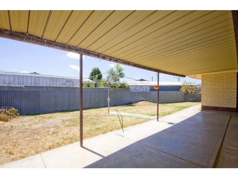 2 Carley Crescent, Seaton SA 5023
