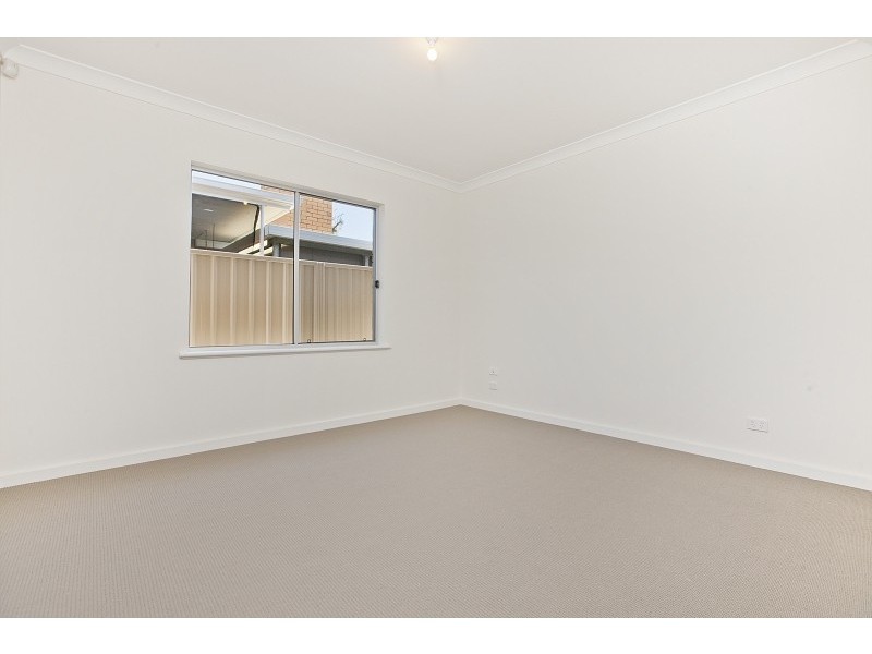 4 Yacht Place, Grange SA 5022