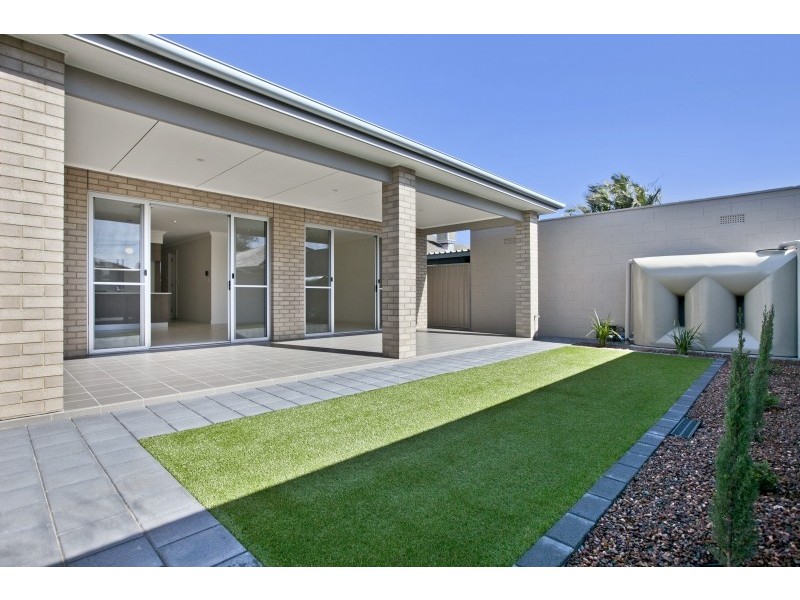 4 Yacht Place, Grange SA 5022