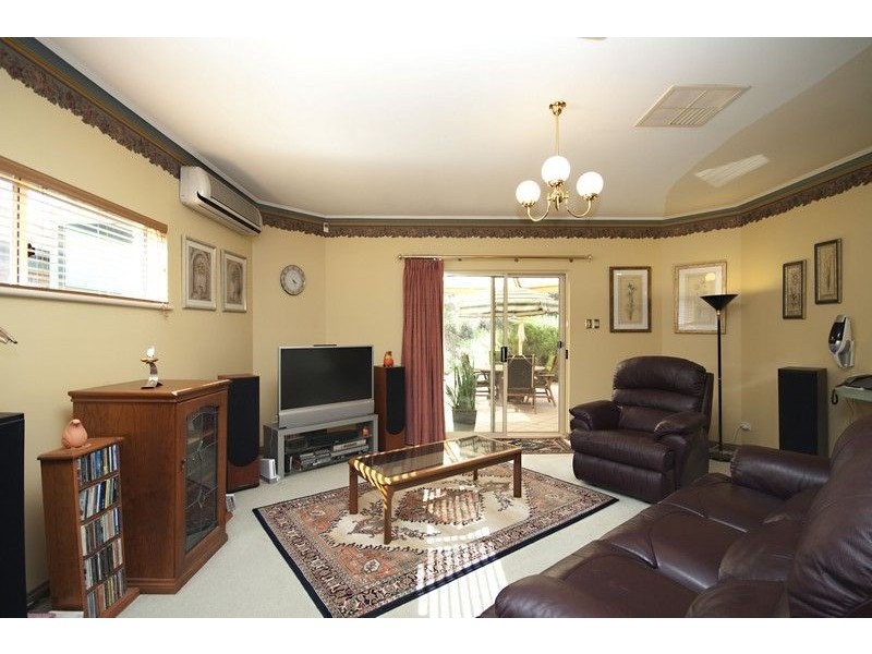 36 Burley Griffin Boulevard, Brompton SA 5007