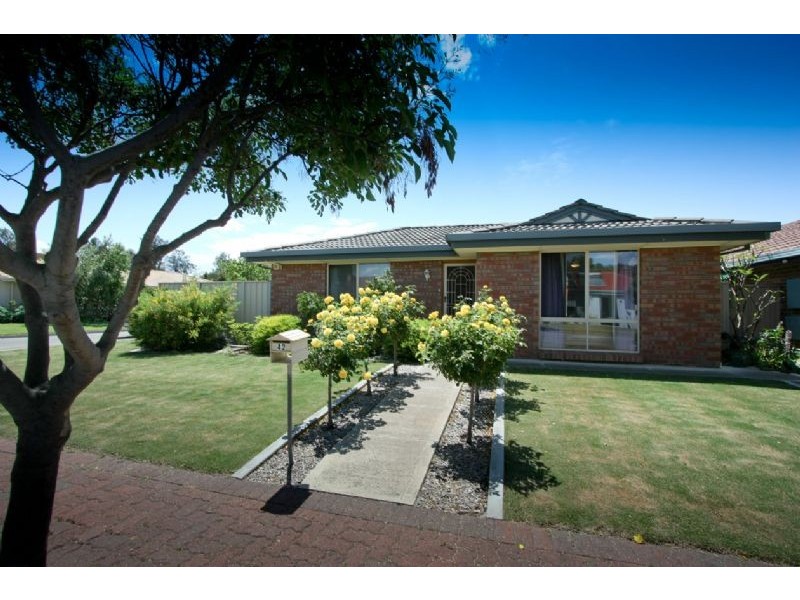 42 Halsey Road, Fulham SA 5024