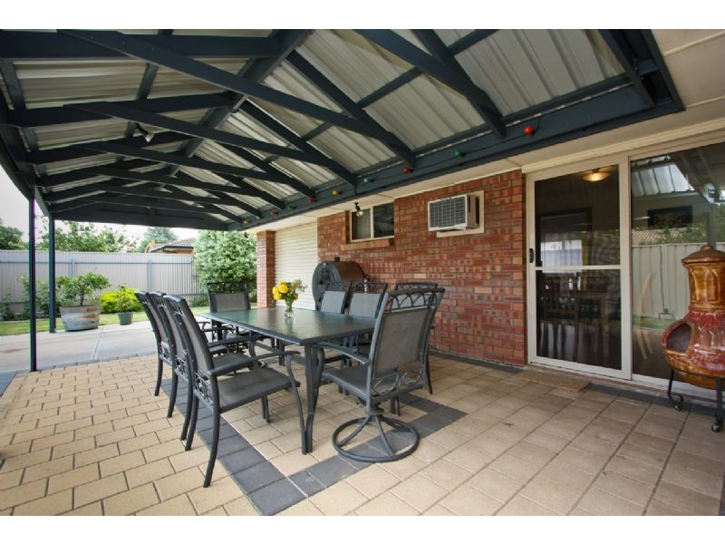 42 Halsey Road, Fulham SA 5024