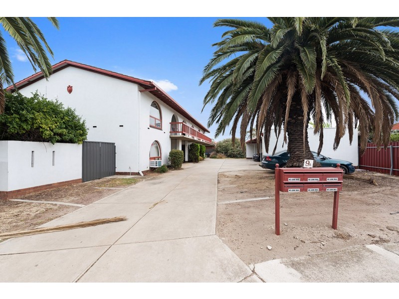 2/9A Clark Terrace, Seaton SA 5023