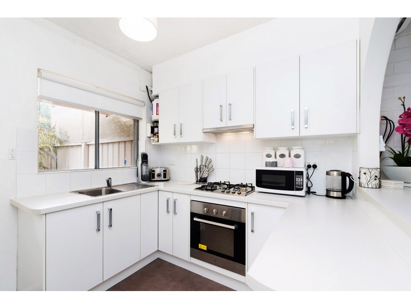 2/9A Clark Terrace, Seaton SA 5023