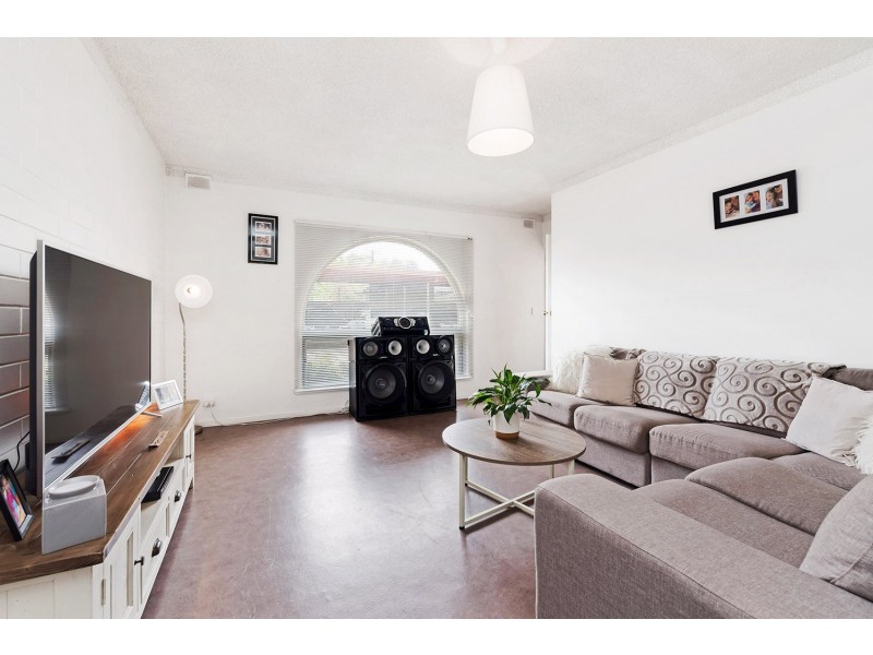 2/9A Clark Terrace, Seaton SA 5023