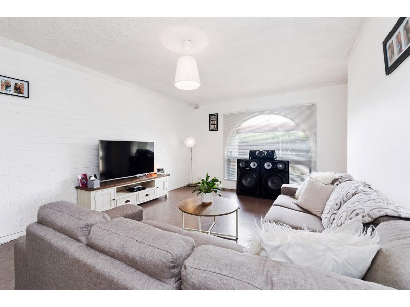 2/9A Clark Terrace, Seaton SA 5023