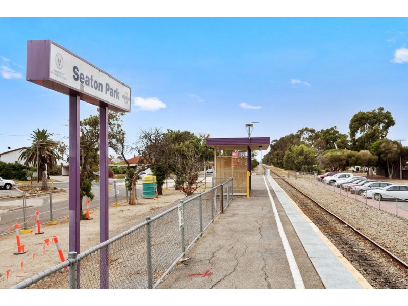 2/9A Clark Terrace, Seaton SA 5023