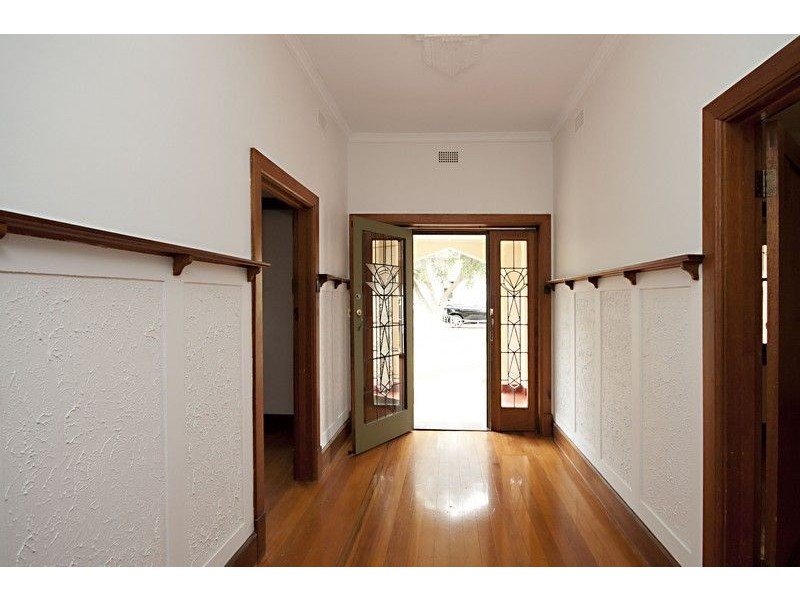 18 Narkunda Street, Glandore SA 5037