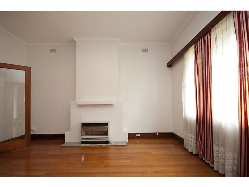 18 Narkunda Street, Glandore SA 5037