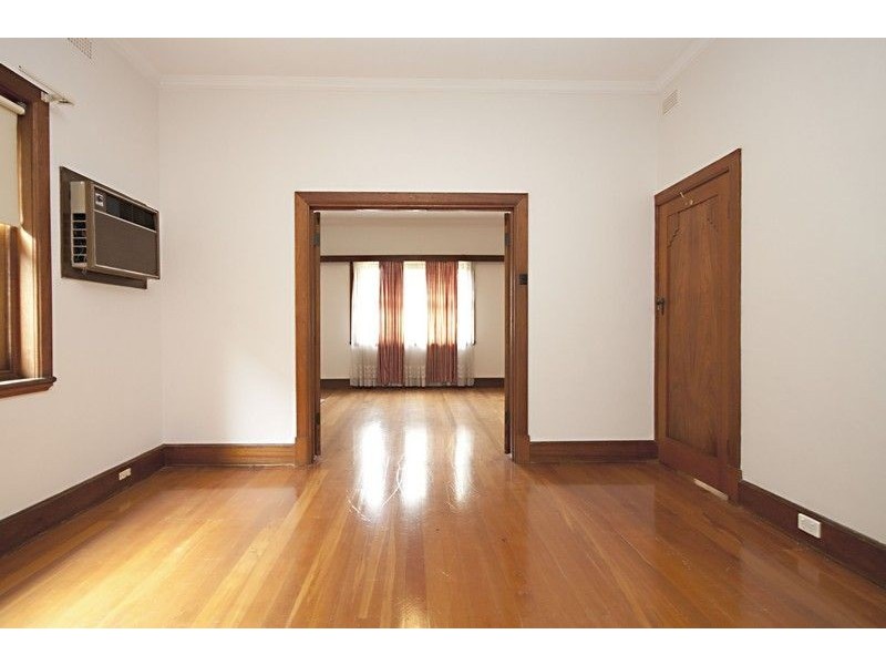 18 Narkunda Street, Glandore SA 5037