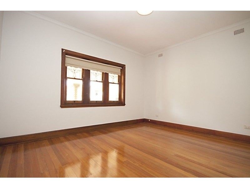 18 Narkunda Street, Glandore SA 5037