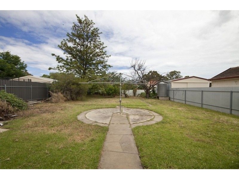 18 Narkunda Street, Glandore SA 5037