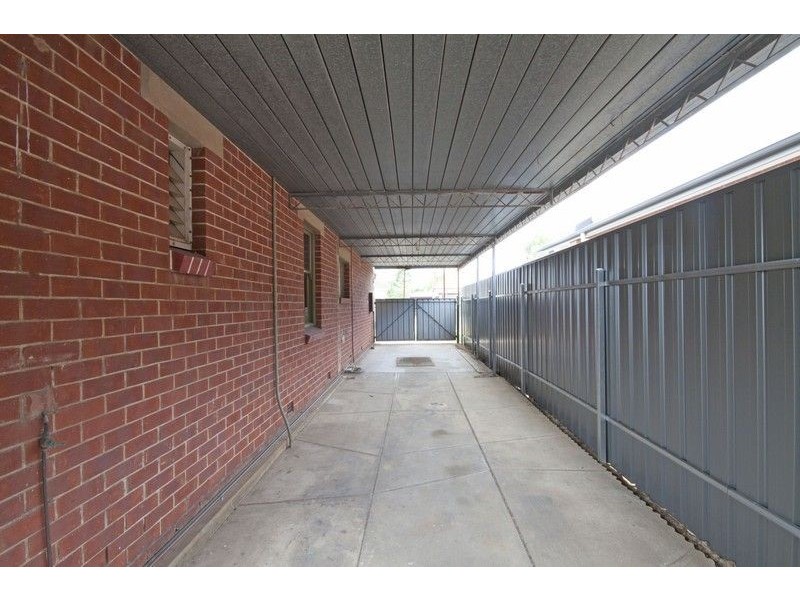 18 Narkunda Street, Glandore SA 5037