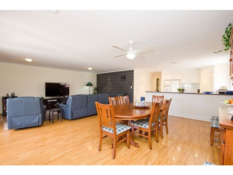 4A St Albans Place, Clearview SA 5085