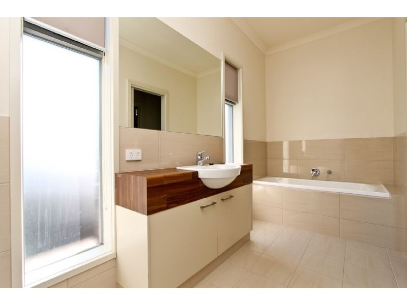 28 Sunset Crescent, Grange SA 5022