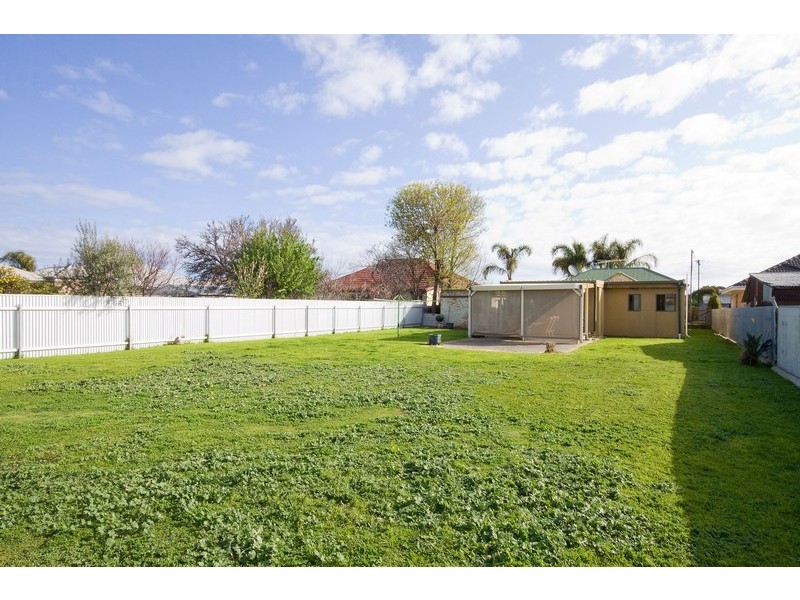 10 Ruby Avenue, Seaton SA 5023