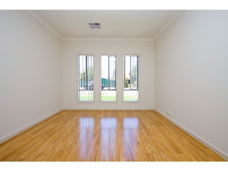 21 Mitton Avenue, Henley Beach SA 5022