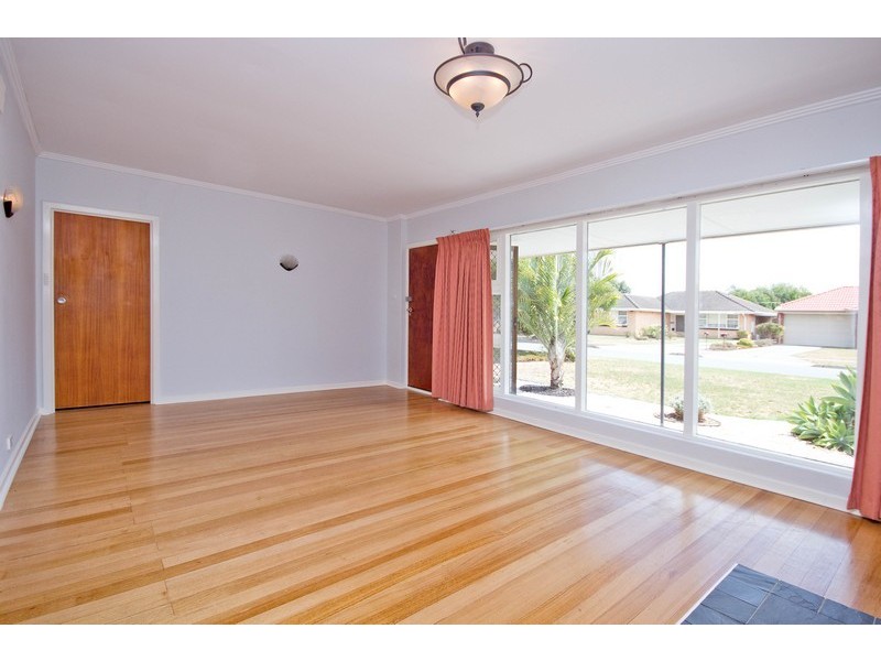 18 Sunset Crescent, Grange SA 5022