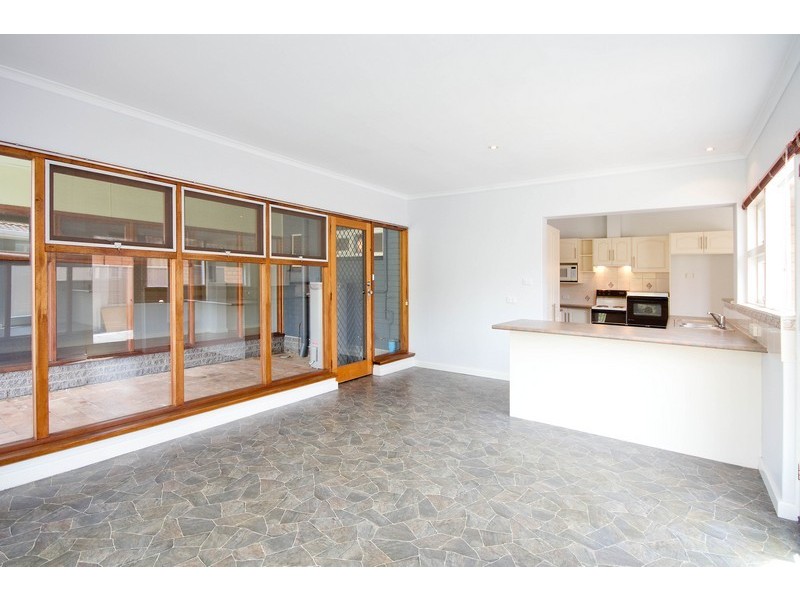 18 Sunset Crescent, Grange SA 5022