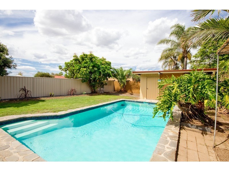 18 Sunset Crescent, Grange SA 5022