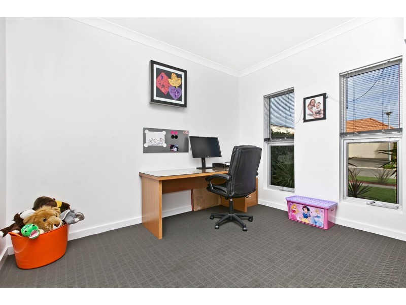 19 Stephen Terrace, Grange SA 5022