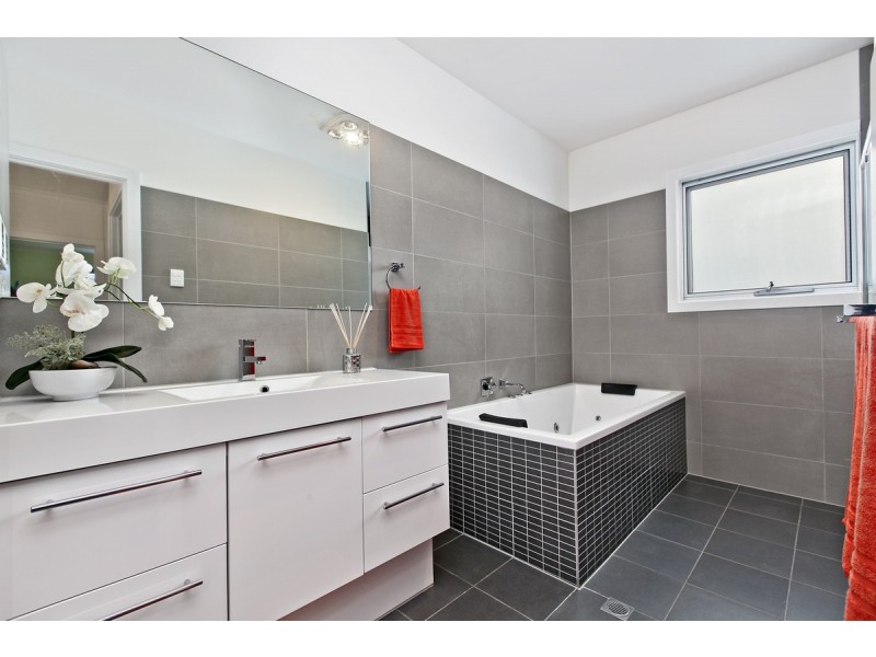 19 Stephen Terrace, Grange SA 5022