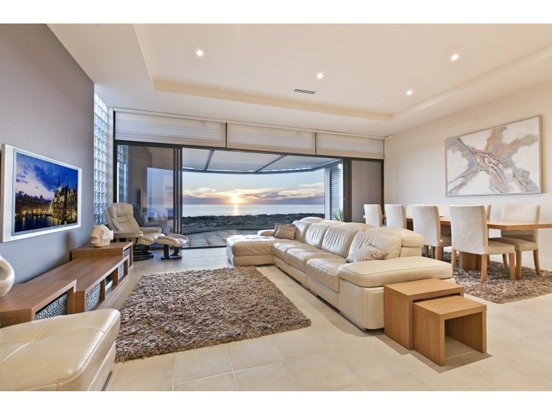 543 Esplanade (Enter from Fort St), Grange SA 5022
