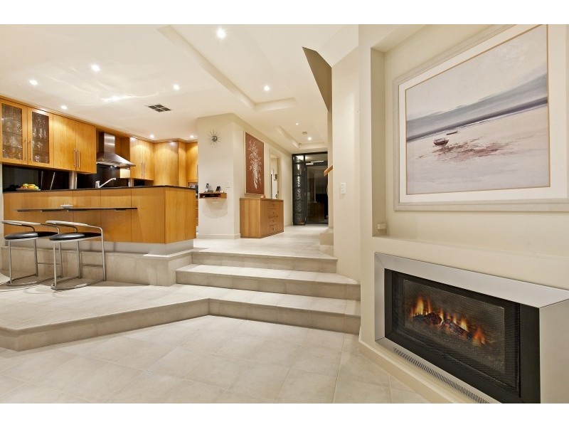543 Esplanade (Enter from Fort St), Grange SA 5022
