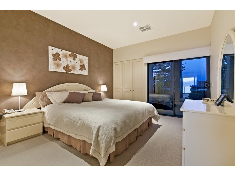 543 Esplanade (Enter from Fort St), Grange SA 5022