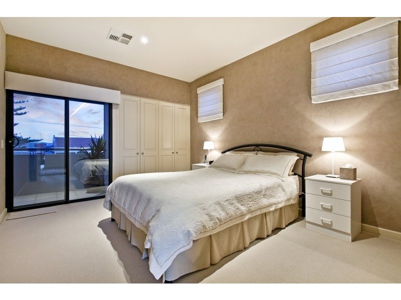543 Esplanade (Enter from Fort St), Grange SA 5022