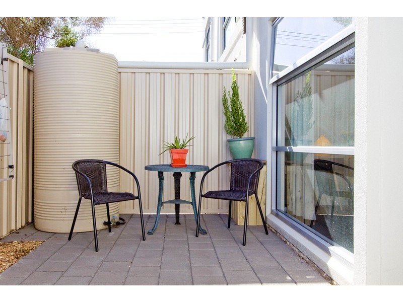 2/39 Seaview Road, Tennyson SA 5022