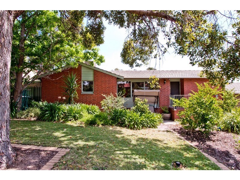 18 Pennant Street, Aberfoyle Park SA 5159