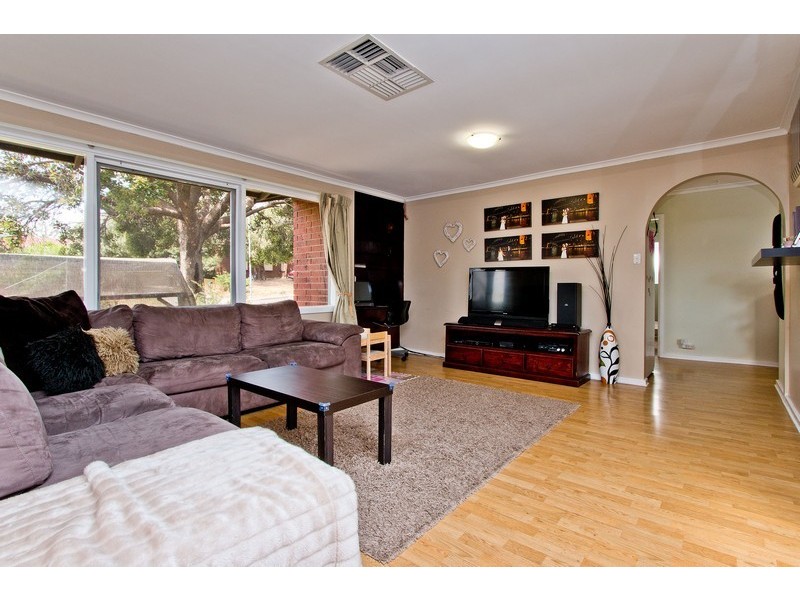 18 Pennant Street, Aberfoyle Park SA 5159