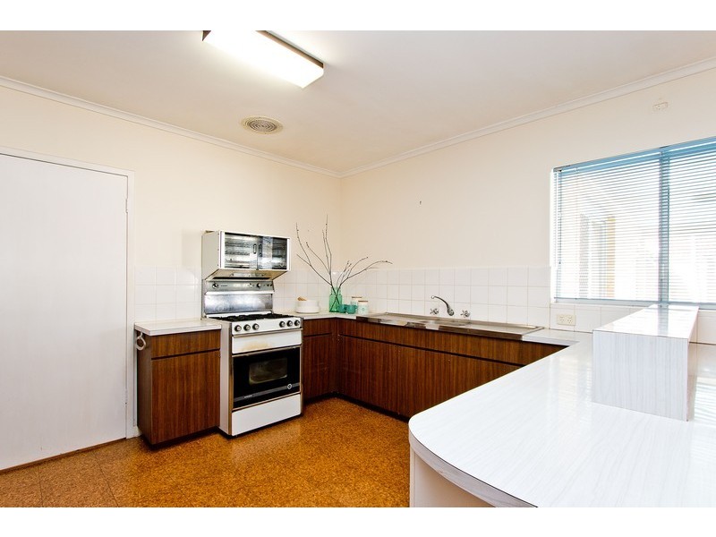 11 Stanley Avenue, Fulham Gardens SA 5024