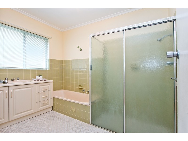 11 Stanley Avenue, Fulham Gardens SA 5024