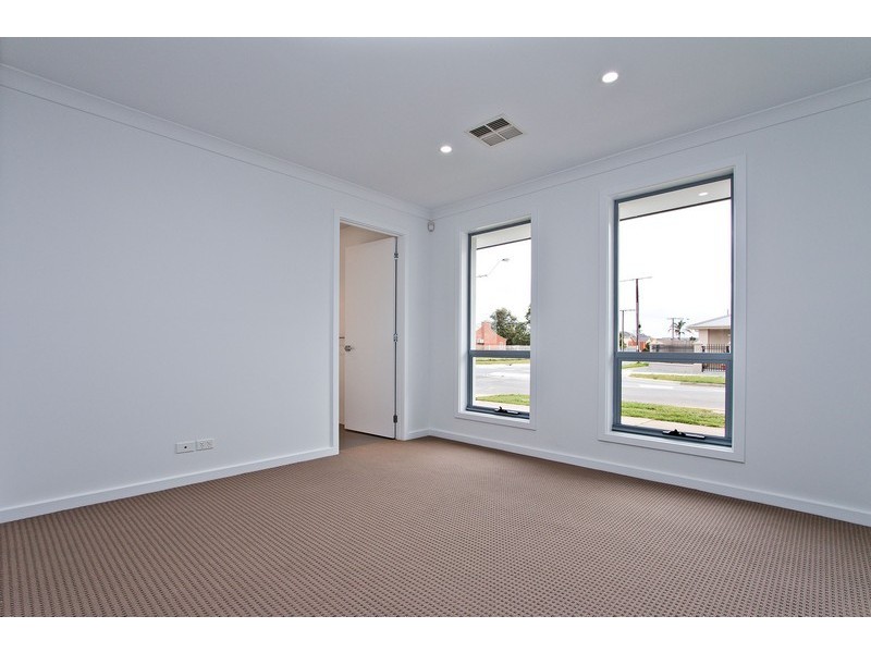 42 Green Avenue, Seaton SA 5023