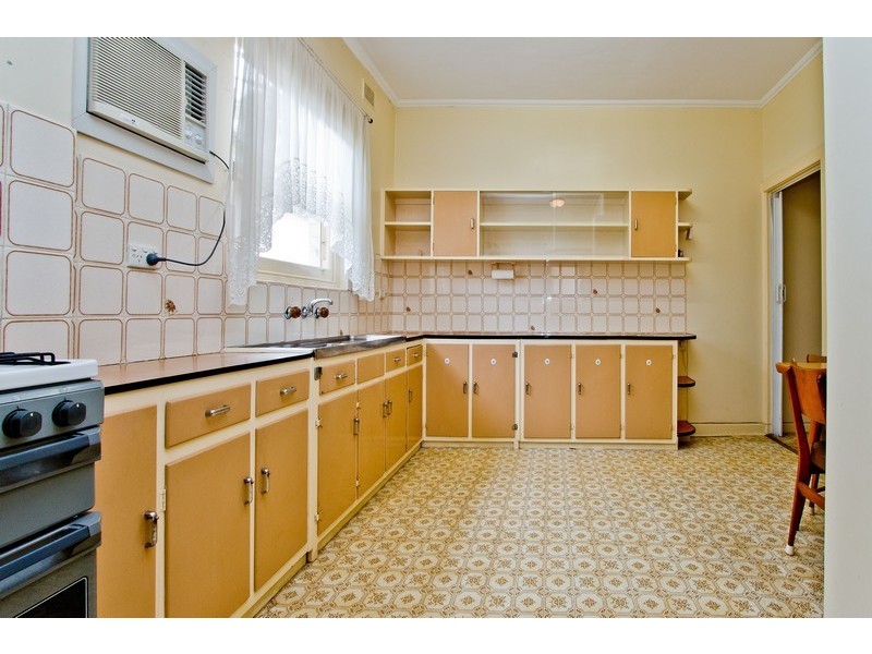 18 Yorkshire Street, Grange SA 5022