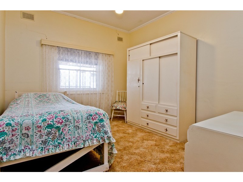 18 Yorkshire Street, Grange SA 5022