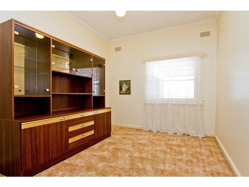 18 Yorkshire Street, Grange SA 5022