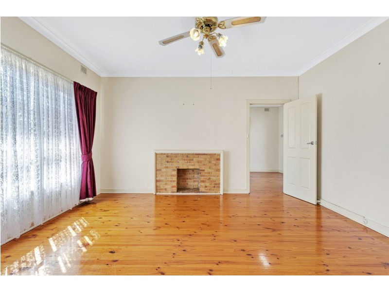 9 Richardson Avenue, Findon SA 5023